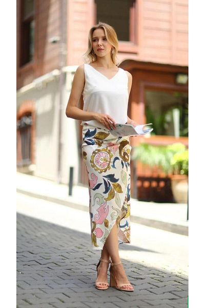 STYLE NİŞANTAŞI Σατέν φούστα με σχίσιμο λουλούδι εκρού