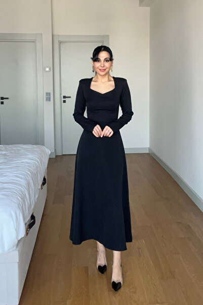 Seda Yalçın Atelier Black Long Sleeve Sweetheart Neckline Dress