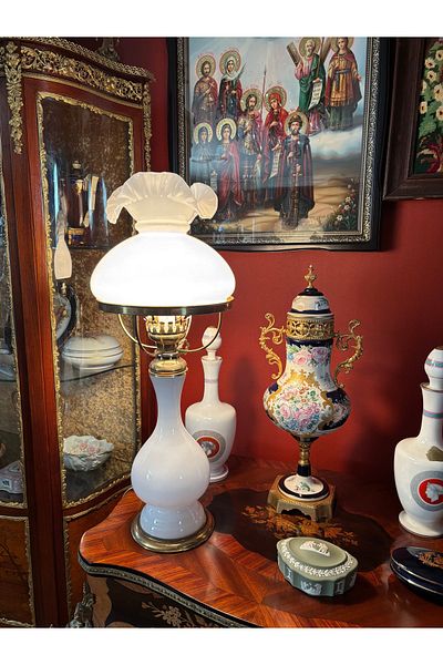tayfuntufan antika koleksiyon European Lampshade of Opaline and Brass, 57 cm Tall