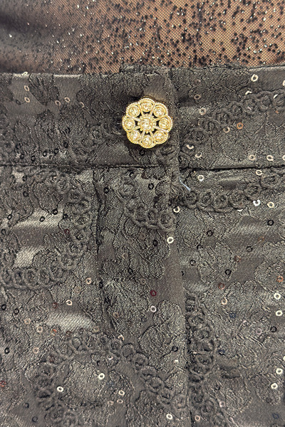 Nihan Kayışoğlu Nakışlı pullu gümüş düğmeli pantalon