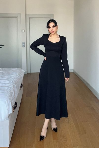 Seda Yalçın Atelier Black Long Sleeve Sweetheart Neckline Dress