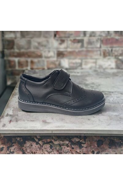 PATİK BEBE Chlapčenské klasické topánky čiernej farby