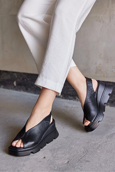 NILUFARR Noemi Black Genuine Leather Thick Soled Sandals