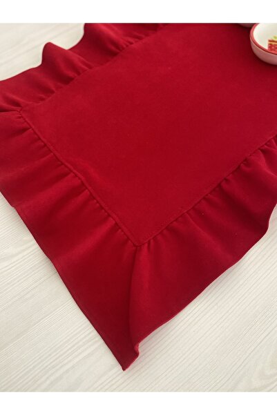 Kozalak سجادة مزخرفة باللون الأحمر لرأس السنة الجديدة 2026