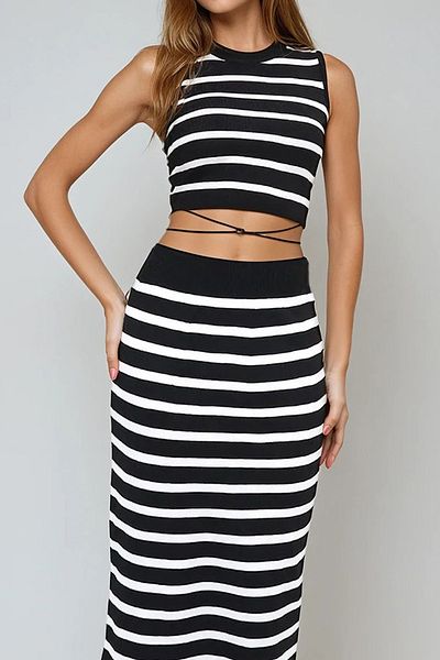VAGGON Women's Black Crew Neck Striped Crop Knitwear Blouse and Skirt 2-Piece Knitwear Set