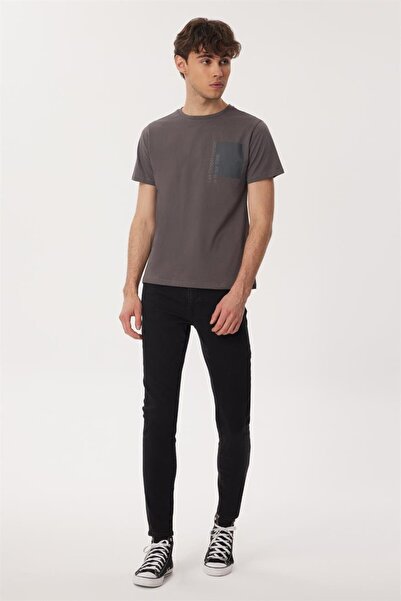 Lee Cooper تي شيرت موباي رجالي مصنوع من القطن بنسبة 100% برقبة دائرية باللون ...