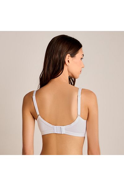 FAV Adjustable Strap Bra with Hook and Eye Closure