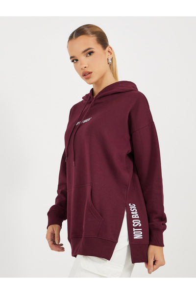 Styli هودي بشعار كبير الحجم مع فتحات جانبية