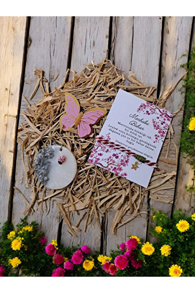 Goldesing Red Wish Marteniçka with Star Beads, Silver Keychain and Bag Package