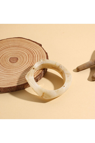 Choice KB236-4 أساور كلاسيكية ملونة غير منتظمة من الراتينج الأكريليكي للنساء مع سحر هندسي من Kpop