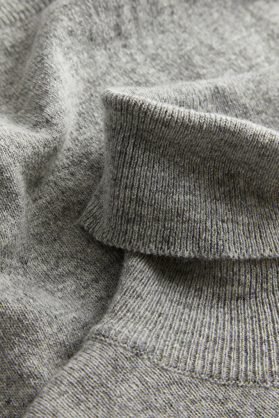 W Collection GRAY KNITWEAR SWEATER