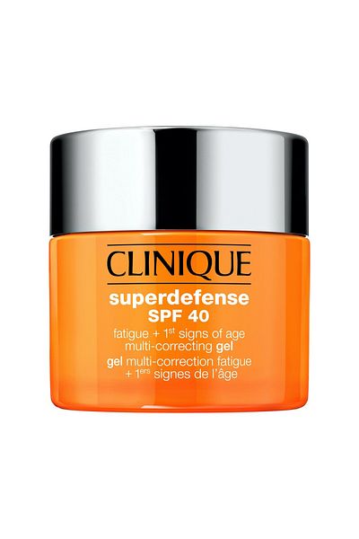 Clinique Superdefense Spf 40 Moisturizing Gel Effective Against the First Signs of Fatigue and Aging - 50ml
