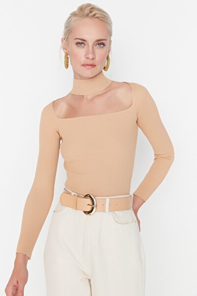 Freya Göğüs Pencere Detay Kazak