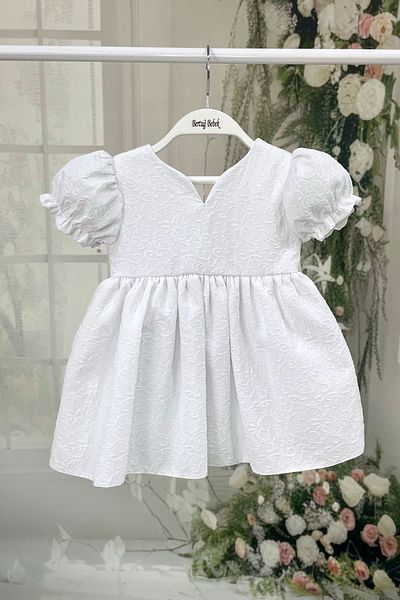 Bertuğ Bebek Rochie Mevlüt albă pentru fetiță cu model creponat în relief