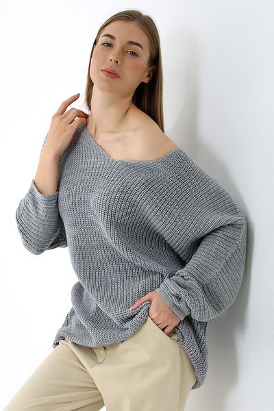 Devinka Women's Gray Oversize Casual V-Neck Knitwear Sweater