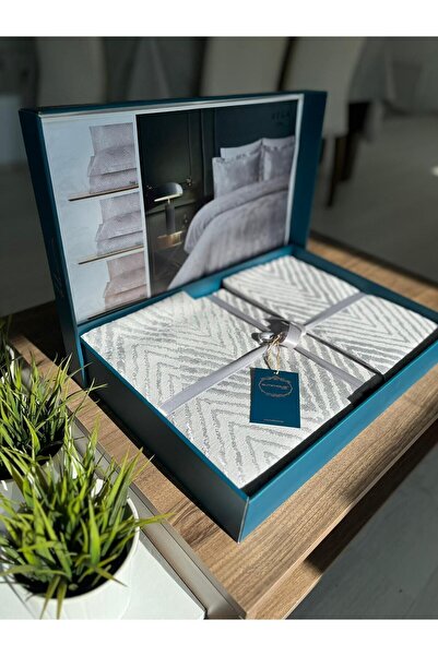 Butikhome by Egemar Vega Double Simple Modern Geometric Pattern Cream Bedspread 250x260cm Boxed