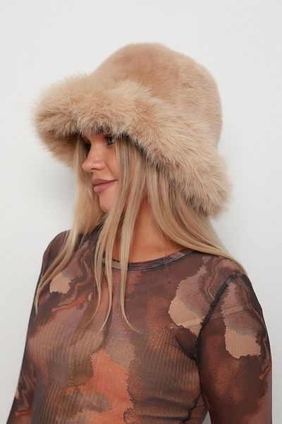 Luminos Butik Дебела плюшена шапка с камилско сърце - топла стилна външна защита Spk1143