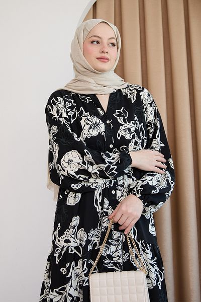 InStyle Μαύρο φόρεμα με σχέδιο Aresya Flower