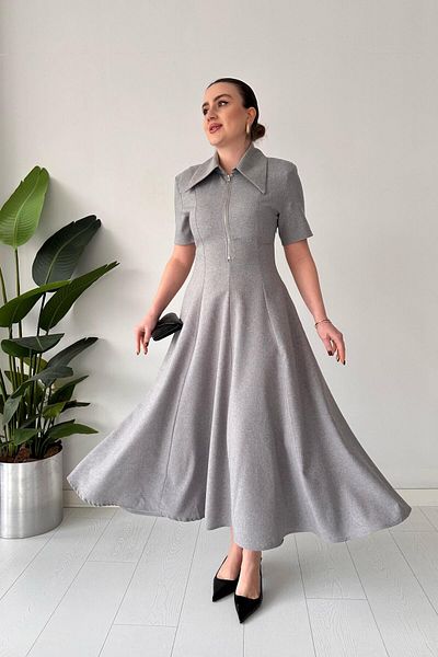 MaziButik Γκρι φόρεμα με μυτερό γιακά με φερμουάρ
