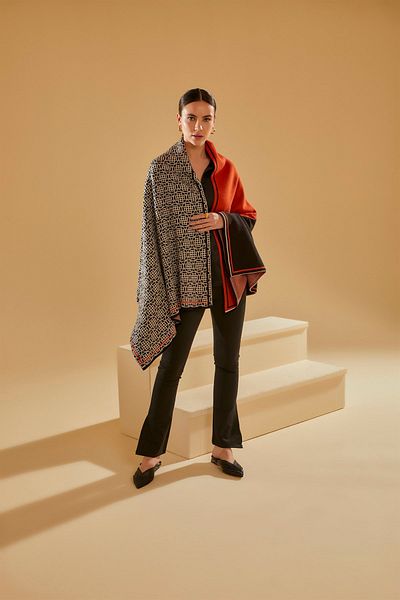 Uludağ Triko Şal de umăr cu model de monogramă de culoare cărămidă pentru femei