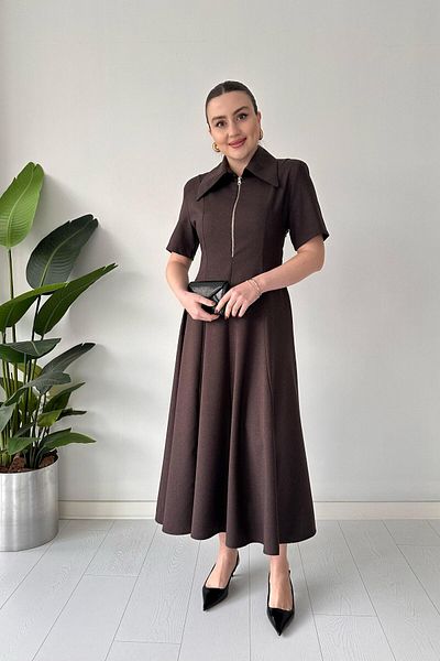MaziButik Φόρεμα με φερμουάρ με μυτερό γιακά και καφέ