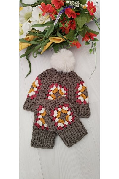 8 Ekim Tasarım Atölyesi Hand Knitted Pompom Beanie and Neck Collar Set