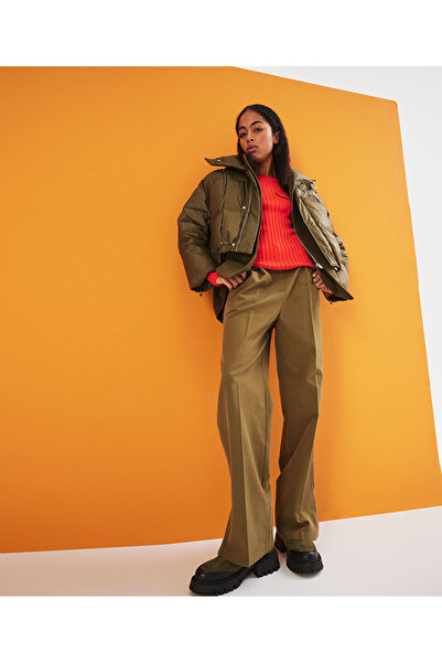 Twist Pantaloni cu cusături în contrast - Design elegant