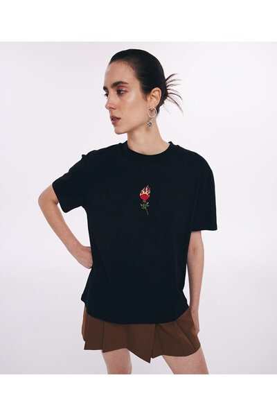 Twist Embroidery Detailed T-Shirt