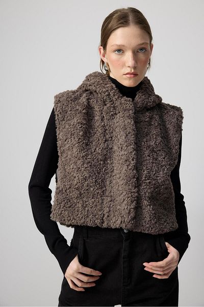 Touché Privé Short Plush Vest