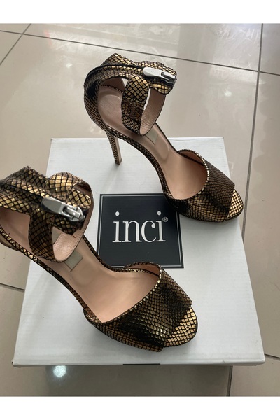 İnci İnci topuklu ayakkabı