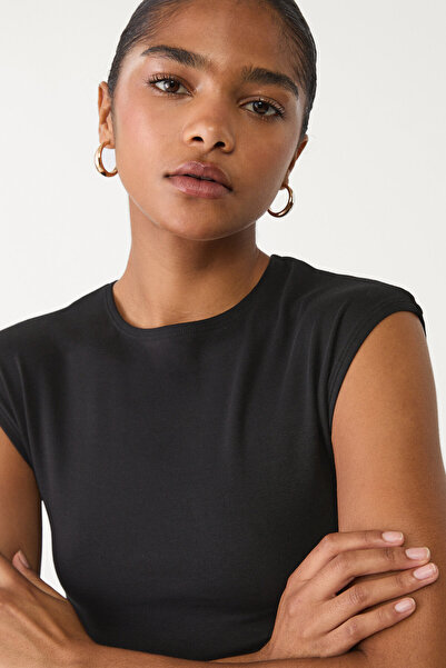 Stradivarius Basic fitted cropped T-shirt