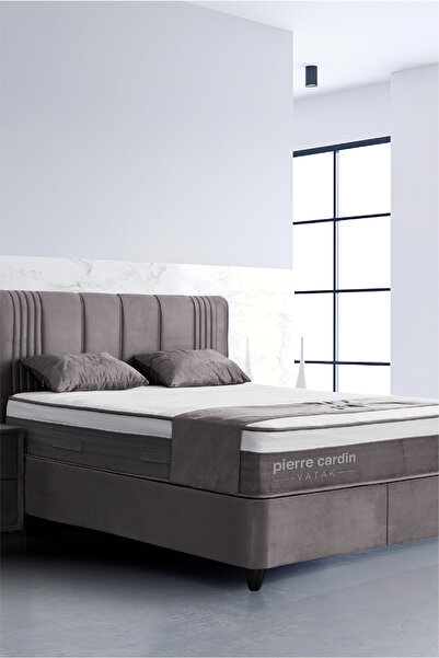 Pierre Cardin Voyage Başlık