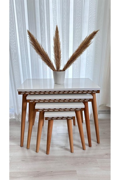 Dekor Beyaz rengi ceviz ayakları ve pleksi şeriti ile çok şık 4’lü Sehpa