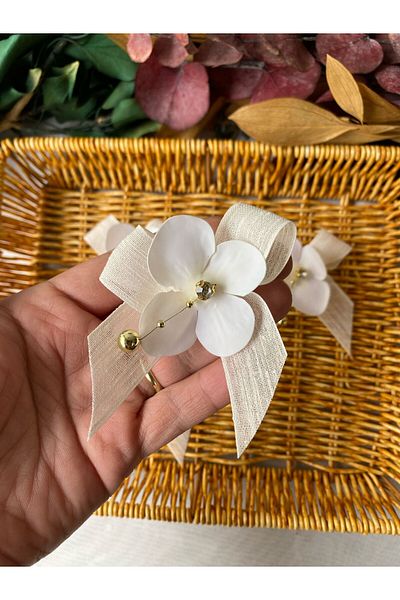 la minör Ready-Made Bow Linen Ribbon with Flower (Hydrangea) Gold Detail 20 Pieces