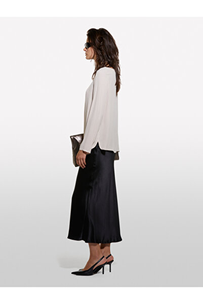 Sisley Women's Powder 100% Viscose Comfortable Cut Boat Neck Blouse with Slits on the Sides