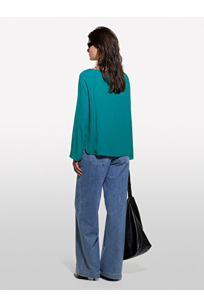 Sisley Women's Emerald Green 100% Viscose Relaxed Cut Side Slits Boat Neck Blouse