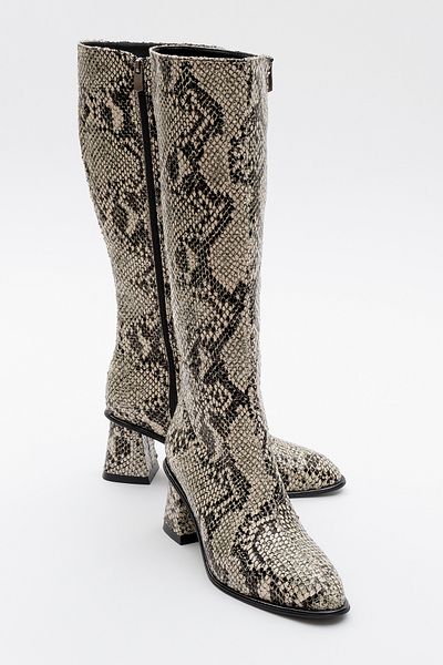 LuviShoes Γυναικείες μπότες με χοντρό τακούνι ELLY με ασπρόμαυρο σχέδιο
