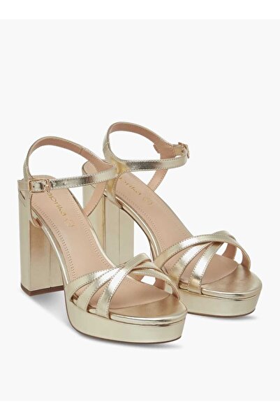 Paprika صندل بابريكا بكعب سميك وأشرطة مع مشبك للإغلاق