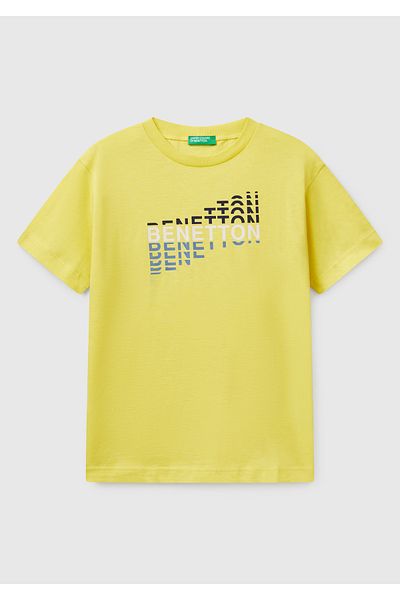 United Colors of Benetton تي شيرت للأولاد مطبوع عليه شعار بينيتون باللون الأصفر