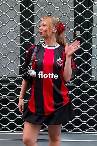 Gofeel Κόκκινο μαύρο μπλουζάκι Τζέρσεϊ Hello Kitty&Flotte