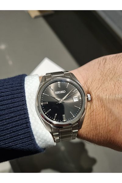 Seiko Seiko - Black Dial Calendar Steel Band,Sapphire Glass 10 Atm Waterproof Men's Wristwatch