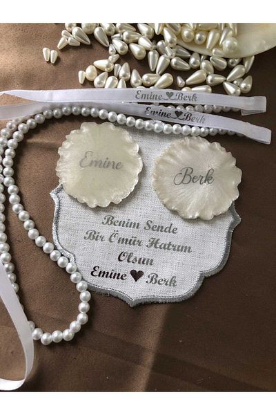 İsabella Accessories Spilled Pearl Promise Engagement Ribbon + Ring Riser + Coffee Napkin Set of 3