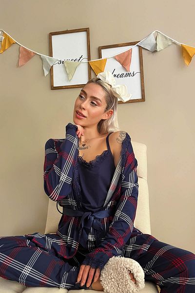 Pijamaevi Темно-синій комплект жіночого одягу для сну з візерунком у клітинку та бамбуковим халатом