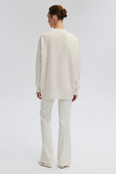 Touché Privé CROCHET NECK KNIT SWEATER