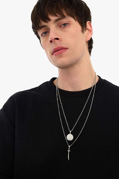 DeFacto Unisex 2-teilige Stahlkette mit Rüstung und Schwertanhänger E6290axns