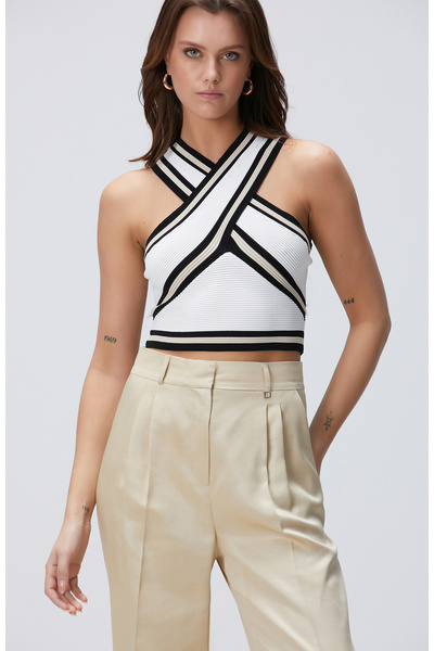 Network Kırık Beyaz Crop Triko Kazak