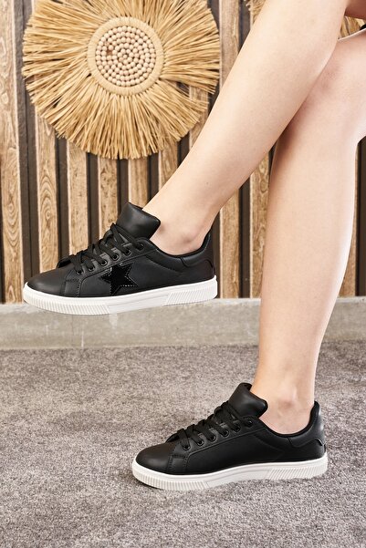 İmerShoes Чорно-білі кросівки - зі зіркою, шнурівкою, рифленою підошвою та ов...