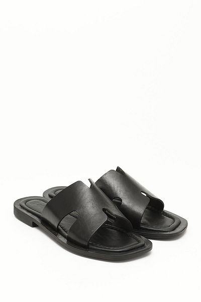 GÖNDERİ(R) Women/Girls Black Genuine Leather Slippers
