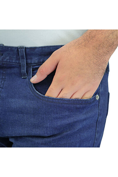 Giordano Men's Cotton Spandex Denim Low Rise Skinny Fit Tapered Jeans