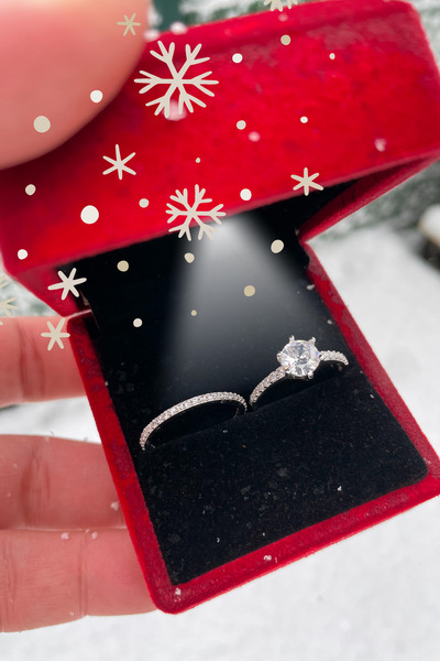 Laboratuvar Pırlantası Lp IŞIKLI KUTUSUNDA BAGET YÜZÜK VE SONSUZLUK YÜZÜK SETİ